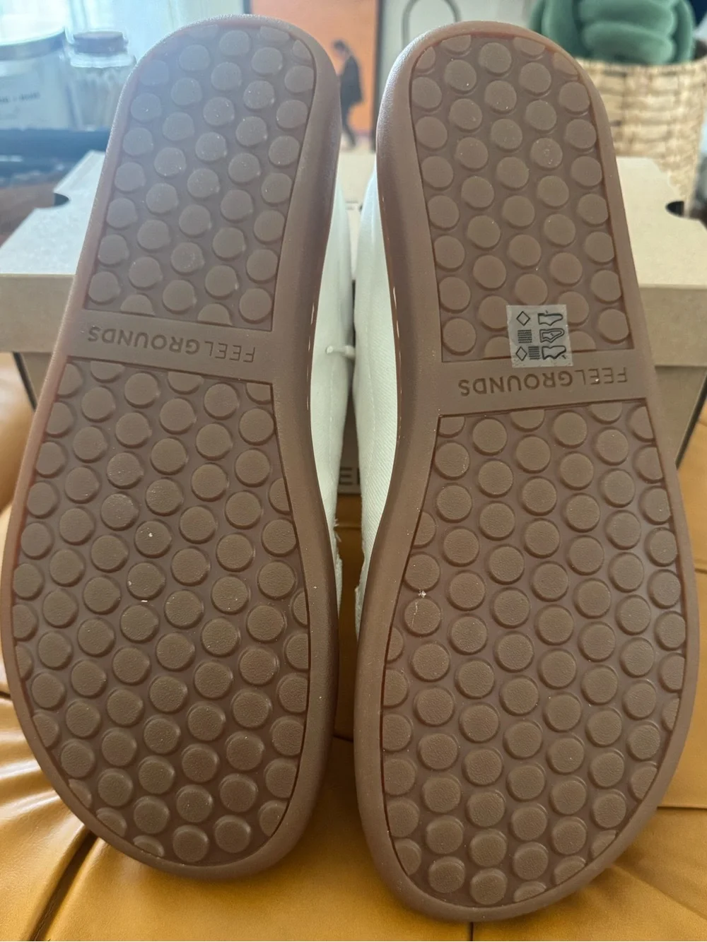 Feelgrounds Men’s Size 11 Gum White Barefoot Docks